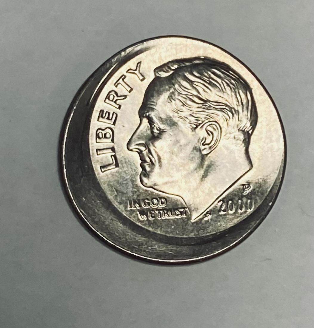 2000-P 10c Roosevelt Dime Mint Error Off Center (1 of 2)