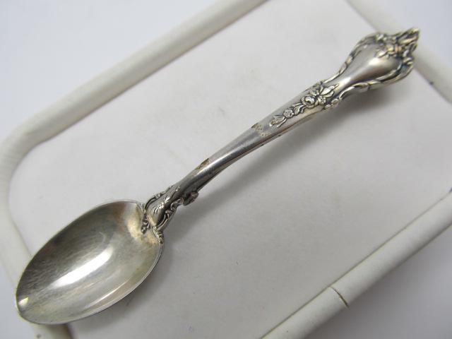 LUNT DELACOURT STERLING VINTAGE MINIATURE SPOON PIN BROOCH XLNT COND: This very fine Lunt miniature Delacourt spoon worn as a pin or brooch is in excellent condition with very little wear seen. It has a nice patina & was polished recently. It is just over 2 5/8 inches w