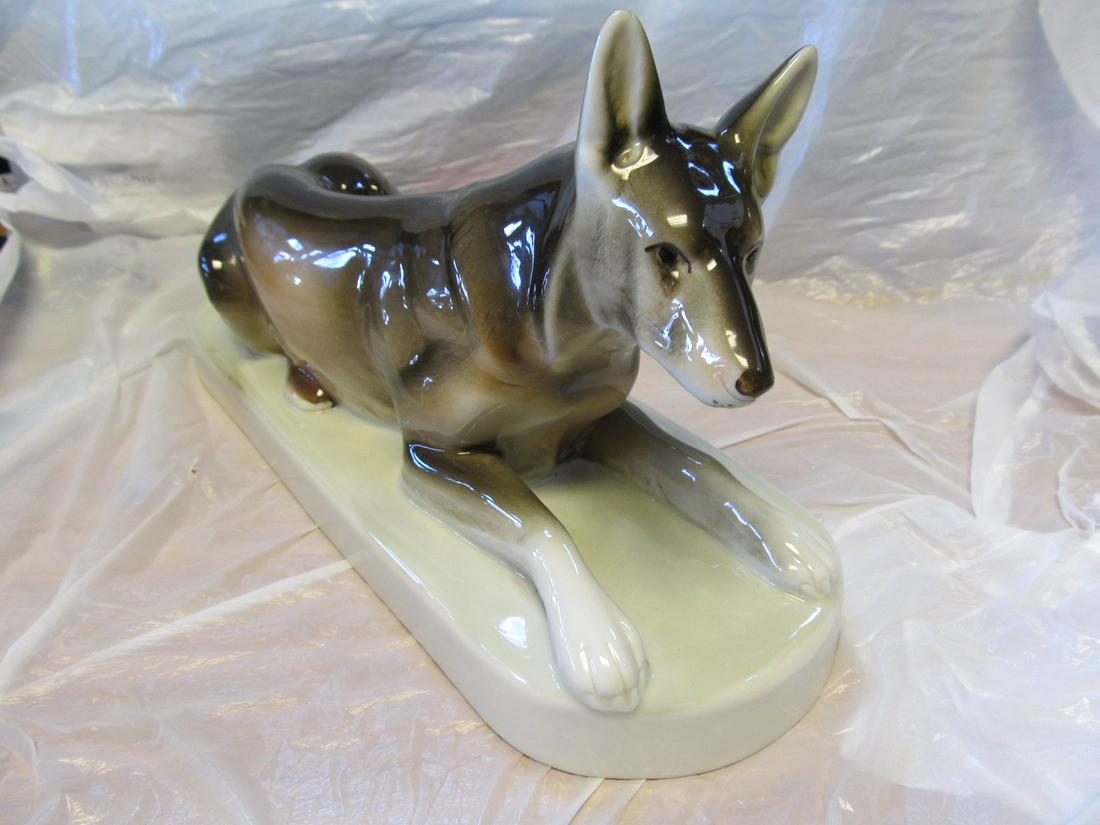 ROYAL DUX GERMAN SHEPHERD DOG LARGE VINTAGE GLAZED FIGURINE 11 ¼" L XLNT COND: This is a well-made, Royal Dux fine large reclining German Shepherd. It is in overall excellent condition with no chips, nicks, scratches, crazing, restorations, base wear or other flaws seen to the b