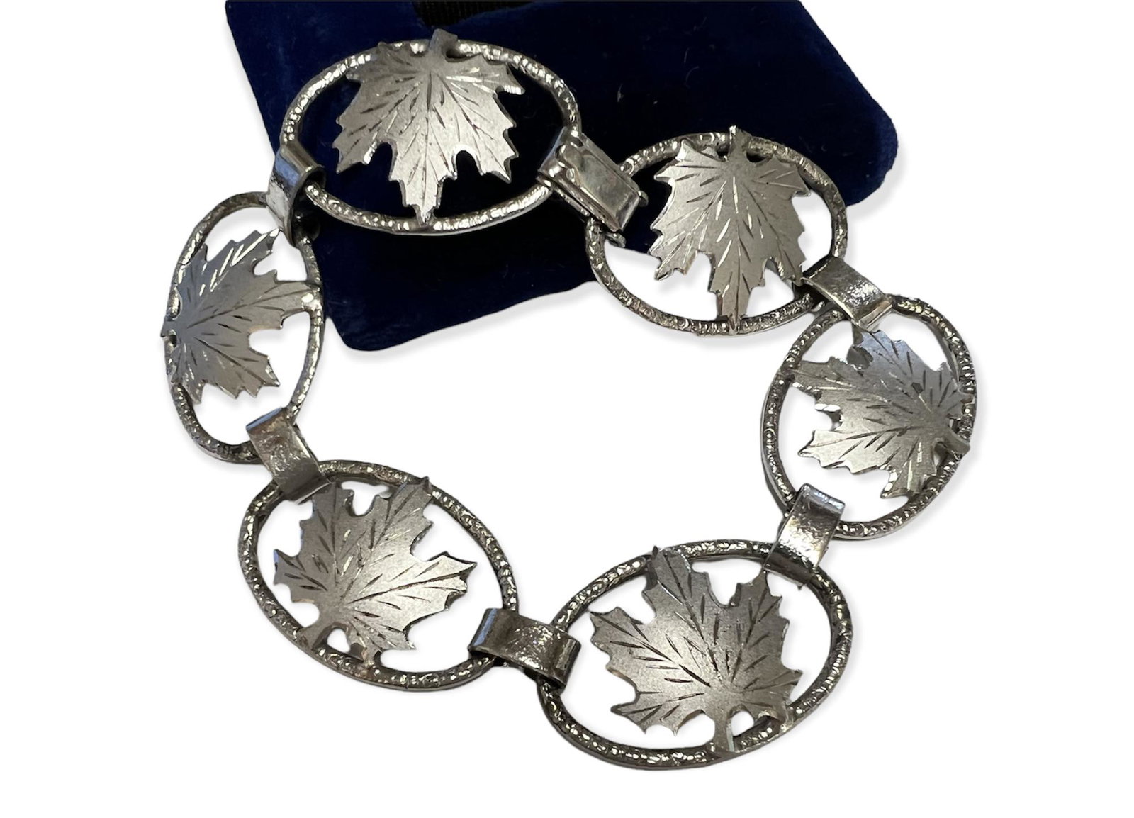 Vintage Sterling Silver Maple Leaf Link Bracelet 7.5" (1 of 4)