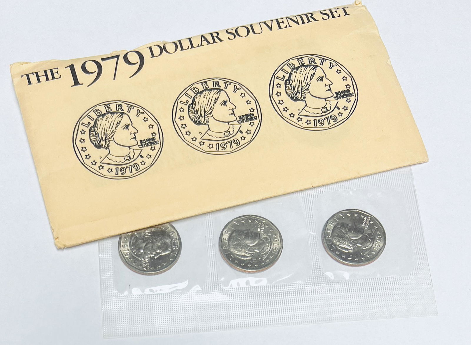 1979 P, D, S Susan B. Anthony US Mint Souvenir Set BU (1 of 2)