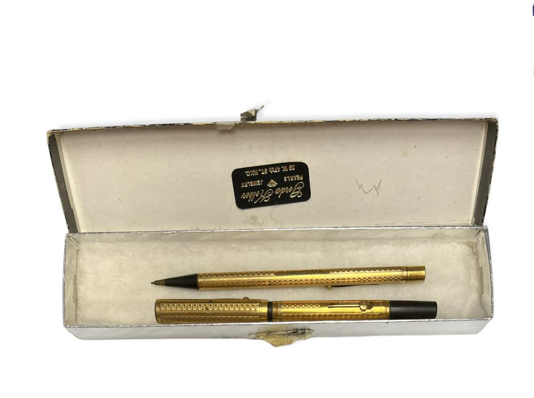 ANTIQUE WATERMAN'S IDEAL REGUS 18K GOLD FILLED CLIP-CAP FOUNTAIN PEN / PENCIL SET: ANTIQUE WATERMAN'S IDEAL REGUS 18K GOLD FILLED CLIP-CAP FOUNTAIN PEN / PENCIL SET - Made in USA. No ink in a pen. About 5 1/4". S. Brockman monogram.