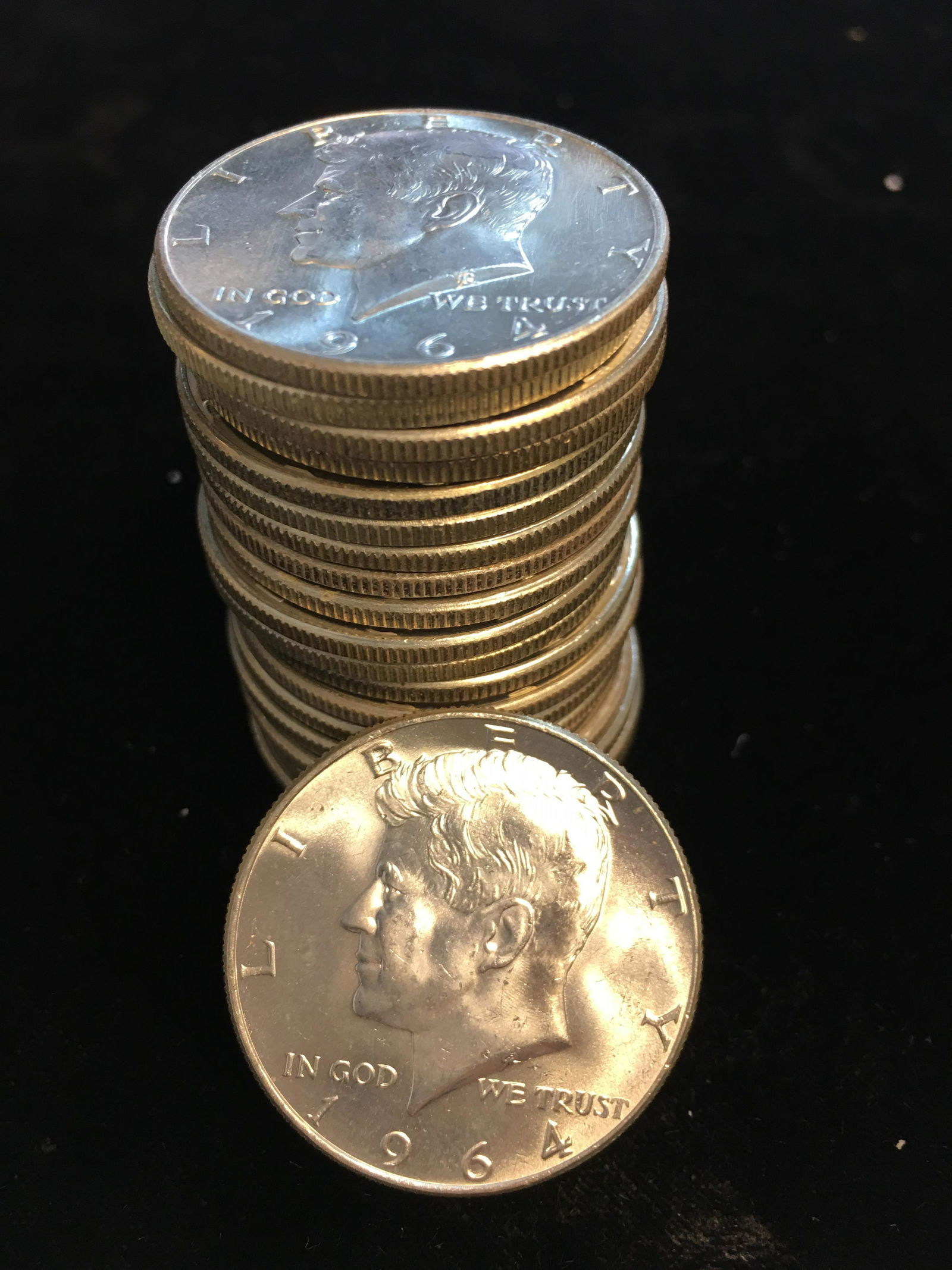 1964-P Roll of 20 Kennedy Silver Half Dollars BU (1 of 2)