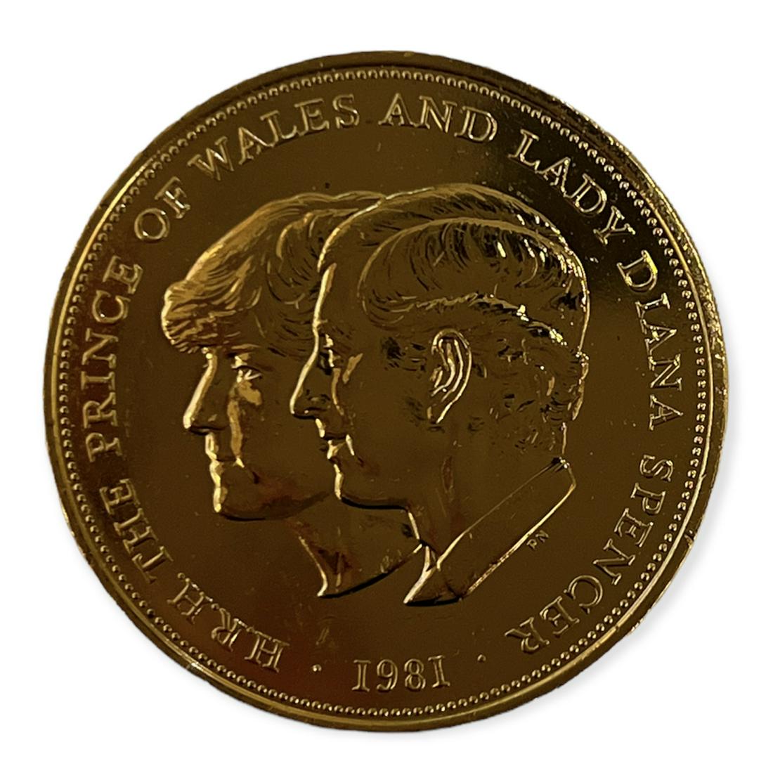 1981 British Royal Mint H.R.H. The Prince of Wales and Lady Diana Spencer Commemorative Medal (1 of 2)