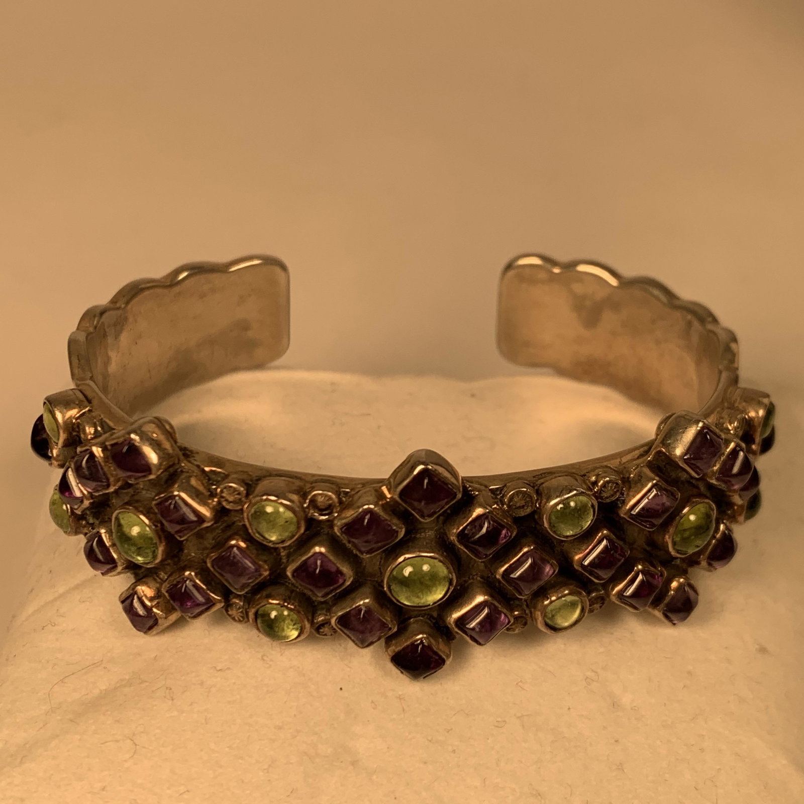 C D Sterling Silver Amethyst & Peridot Cuff Bracelet  2 5/8" Across 7/8" Opening 1.6 Troy Xlnt Cond (1 of 7)
