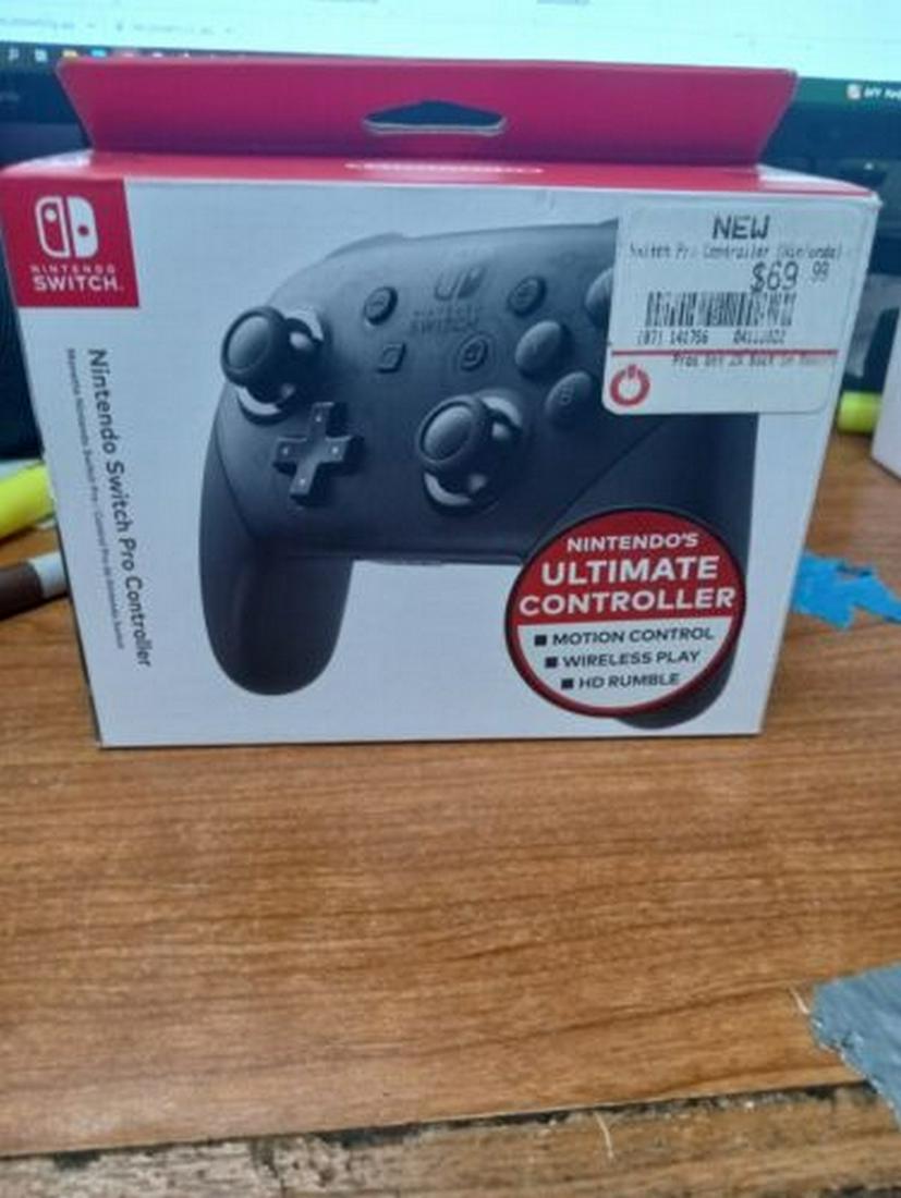NINTENDO SWITCH PRO CONTROLLER BLACK (1 of 1)
