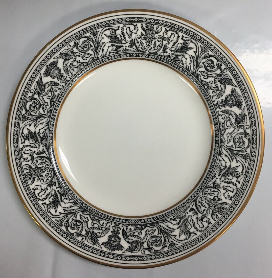 Wedgwood Florentine Salad Plate W4312 Black Dragon Pattern and Gold Rim 8 1/8" (1 of 6)