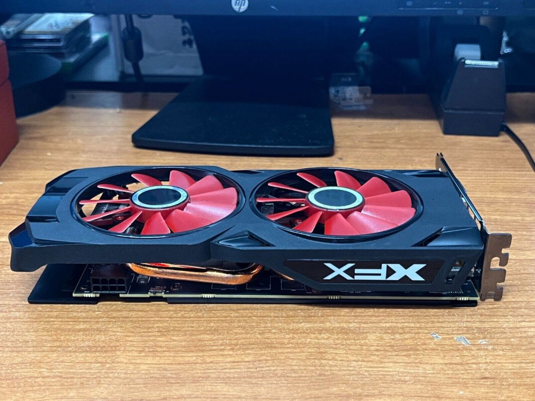 Xfx Amd Radeon Rx 570 Rs Xxx Edition Graphics Card Rx Cyberb Vf