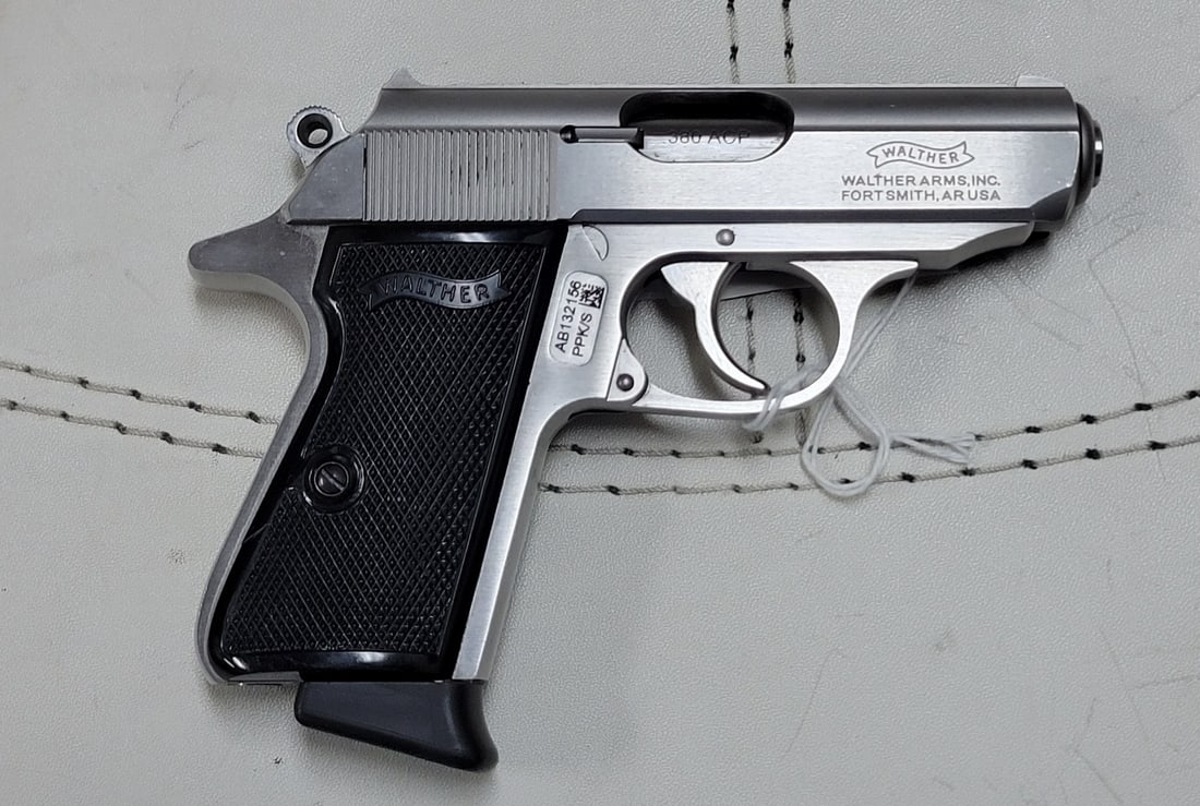 WALTHER - PPK/S - HAND GUN FIREARM: HAND GUN FIREARM Brand: WALTHER Model: PPK/S Color: SILVER Caliber: .380 ACP Finish: STAINLESS STEEL Barrel: SINGLE BARREL Length: 3.3 - LIKE NEW 1 MAG (ID: G-I-12722 ) Please do not purchase if you c