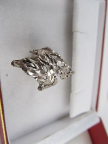 HAND CUT ACCENTS STERLING SILVER ATTRACTIVE RING SIZE 6 1/2 XLNT COND