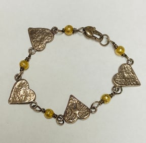 HEARTS AND BEADS VINTAGE BRACELET W/ 4 HEARTS 7" V GOOD COND