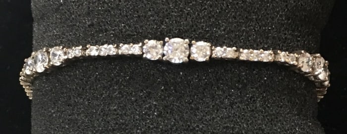 China .925 Sterling Silver CZ Bracelet with Clear Stones Size 7.5"