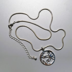 Silver Tone Floral Pendant Necklace