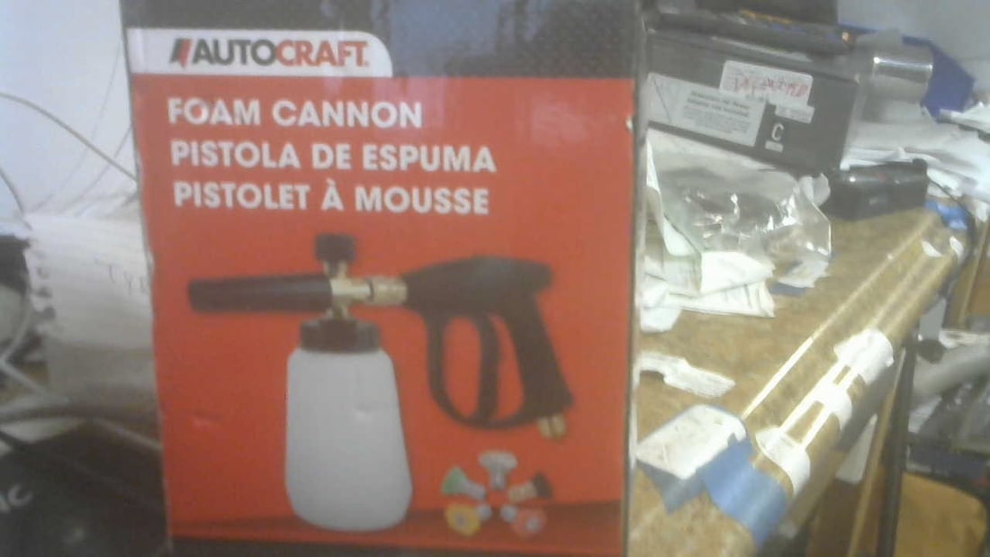NIB Auto craft Pressure Washer Gun W/foam Cannon, 5 Nozzle Tips: The Auto Craft Pressure Washer Gun with Foam Cannon and 5 Nozzle Tips is a high-quality outdoor power equipment for home and garden maintenance. With a maximum pressure of 4350 PSI and a 33 oz soap ta