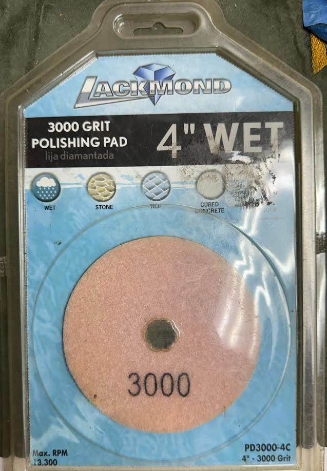 BLACKDIAMOND 4" WET POLISHING PAD 3000 GRIT: This BLACKDIAMOND 4" WET POLISHING PAD is the perfect addition to your buffing and polishing equipment. Designed for use with fine sanding grades, this multicolor pad is suitable for a range of