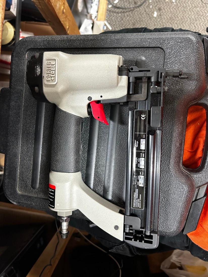 Porter Cable BN125A 18Ga. 5/8- 1 1/4" Pneumatic Air Brad Nailer (1 of 3)