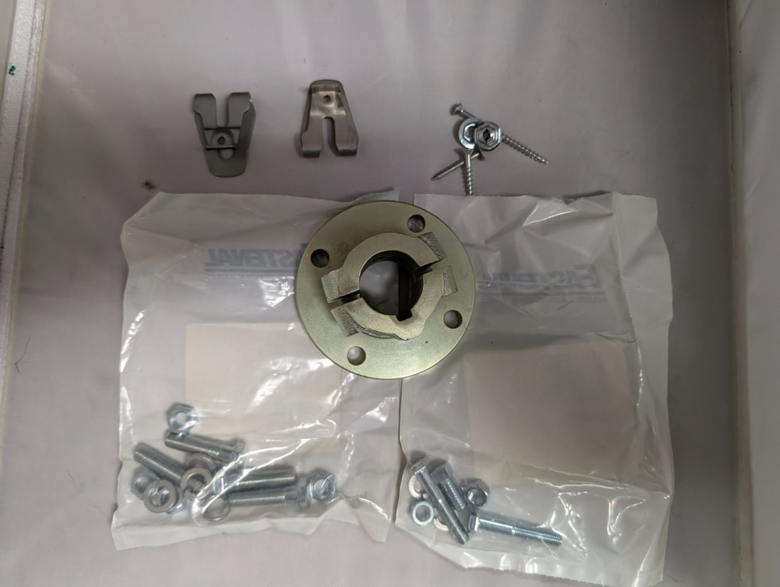 Unused Buck Algonquin Coupling Split #50401S1250 (1 of 4)