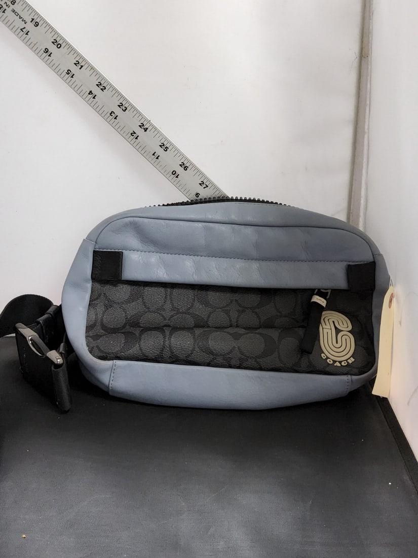 Coach Edge Belt Bag in Signature Canvas style (1 of 5)