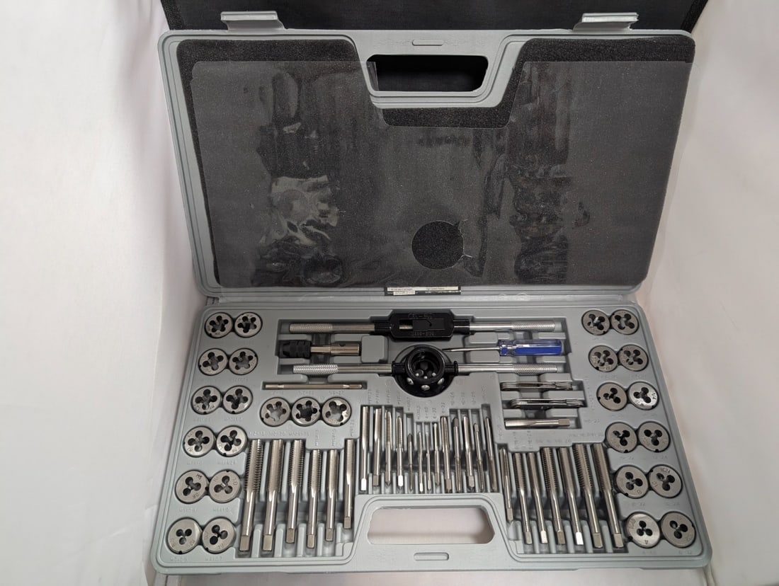 60-Pc Master Tap and Die Set with Accessories and Case. SAE Inch and Metric (1 of 7)