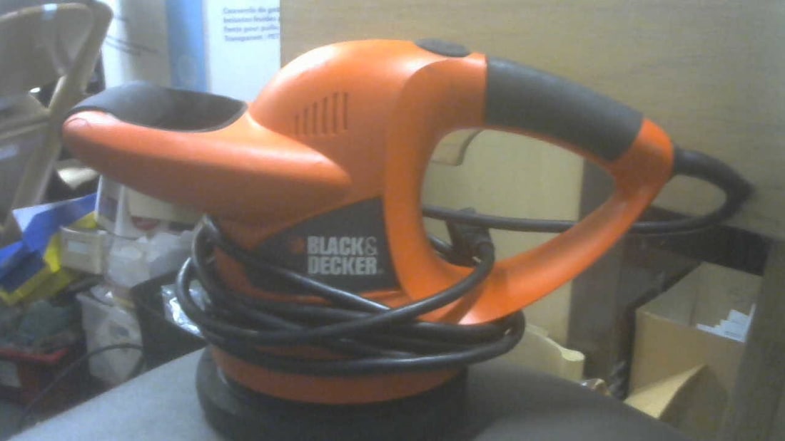 BLACK+DECKER Variable Speed Polisher, 6-Inch - WP900 (1 of 1)