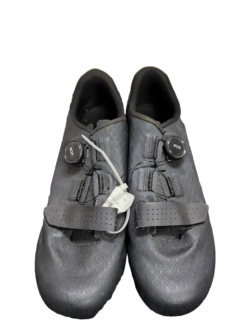 Bontrager Circuit Road Black Cycling Shoe & Shimano 2-Degree Cleat: The Bontrager Circuit Road Black Cycling Shoe with Shimano 2-Degree Cleat is a high-performance cycling shoe designed for men. With a minimal cushioning level and a synthetic outsole, this shoe is