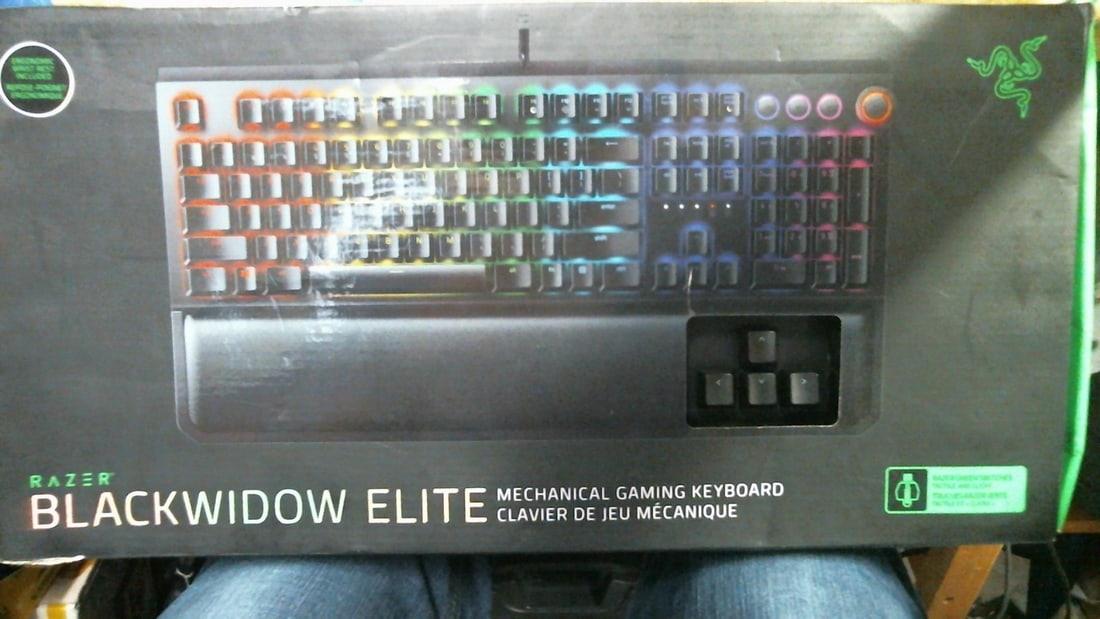 Used Razer BlackWidow Elite Black Wired Gaming RGB Mechanical Keyboard in Box (1 of 4)
