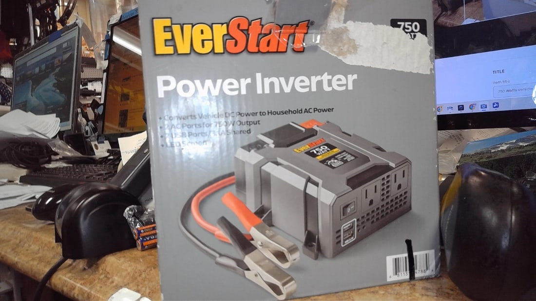 750 Watts Vehicle Power Inverter (1 of 1)
