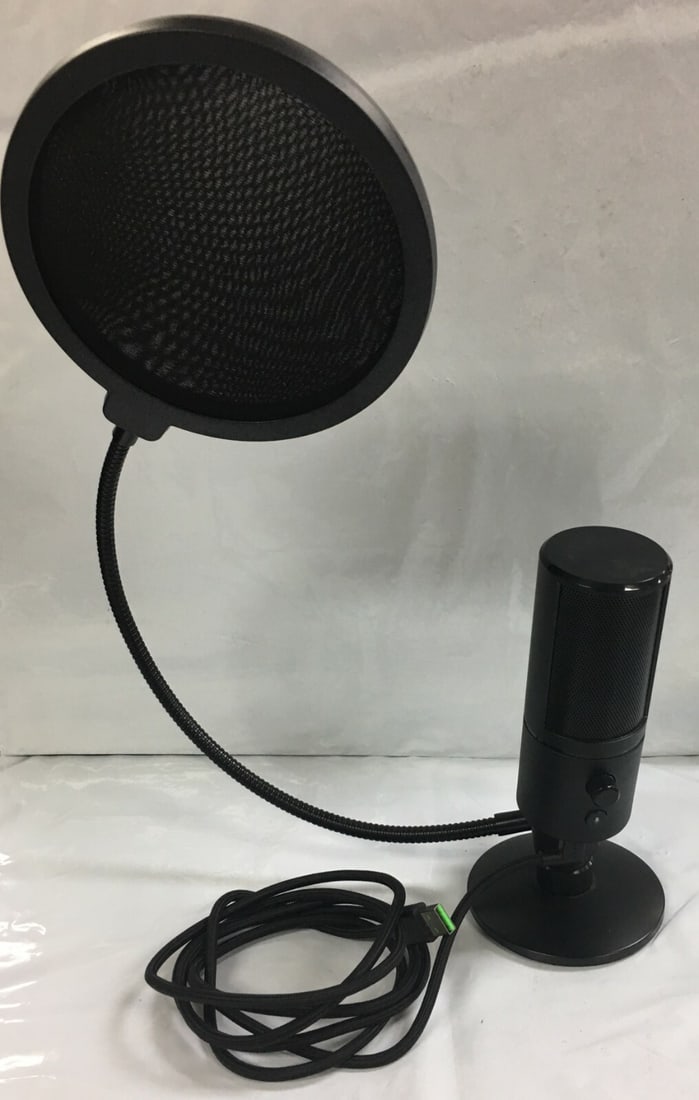Razer RZ19-0229 Seiren X Streaming Microphone with Nylon Pop Filter (1 of 9)
