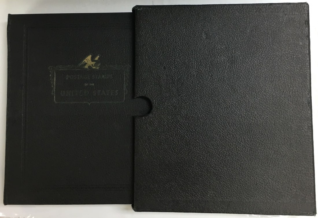 1958 The White Ace Historical Album for the Commem. Stamps of the US with Stamps: 1958 The White Ace Historical Album for the Commemorative Stamps of the US 1940 - 1960 with Stamps.This album is in very good condition with sign of wear like few yellow spots on the first page. There