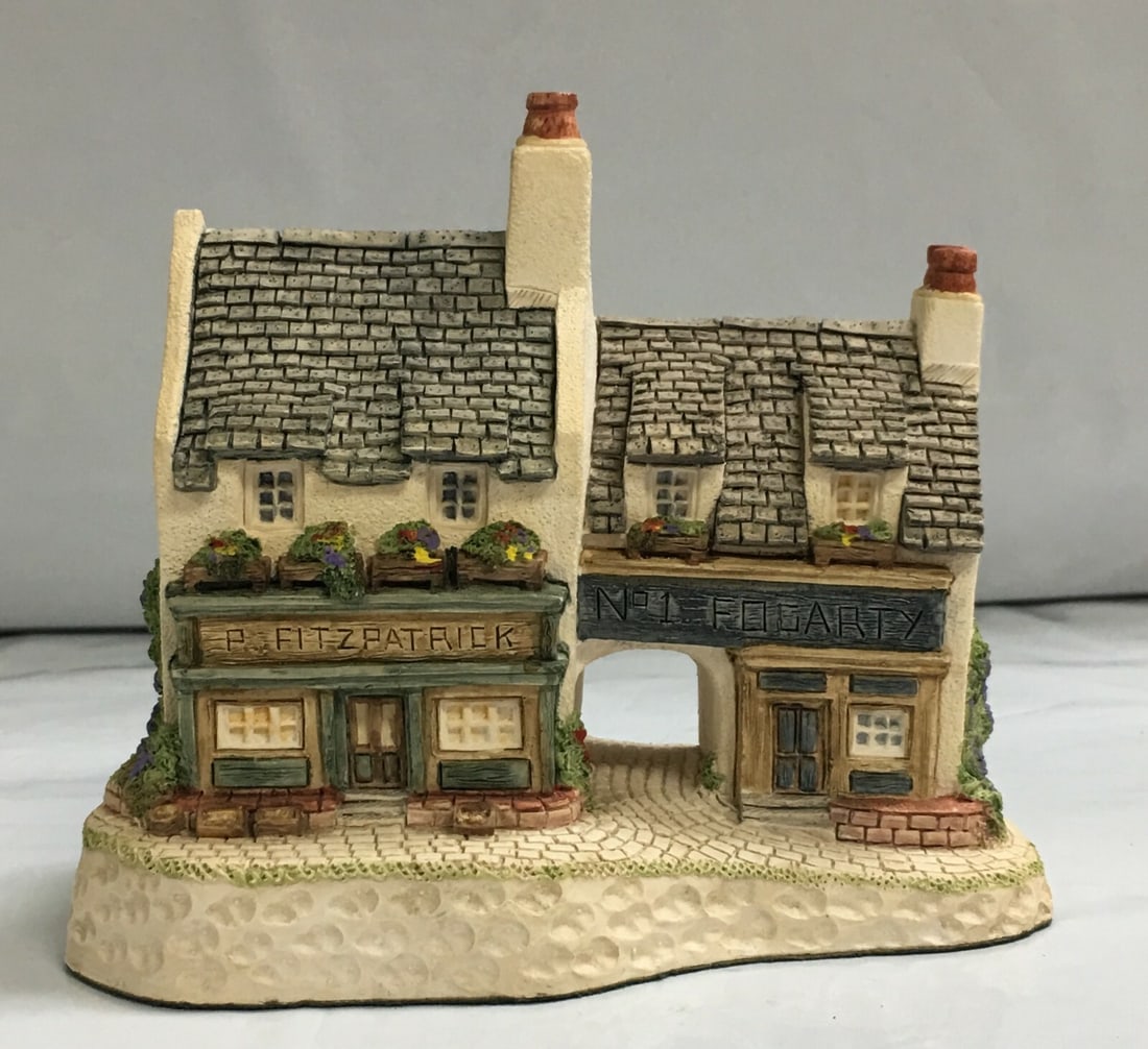 Vintage The Irish Collection Fogartys by David Winter 1991 (1 of 10)