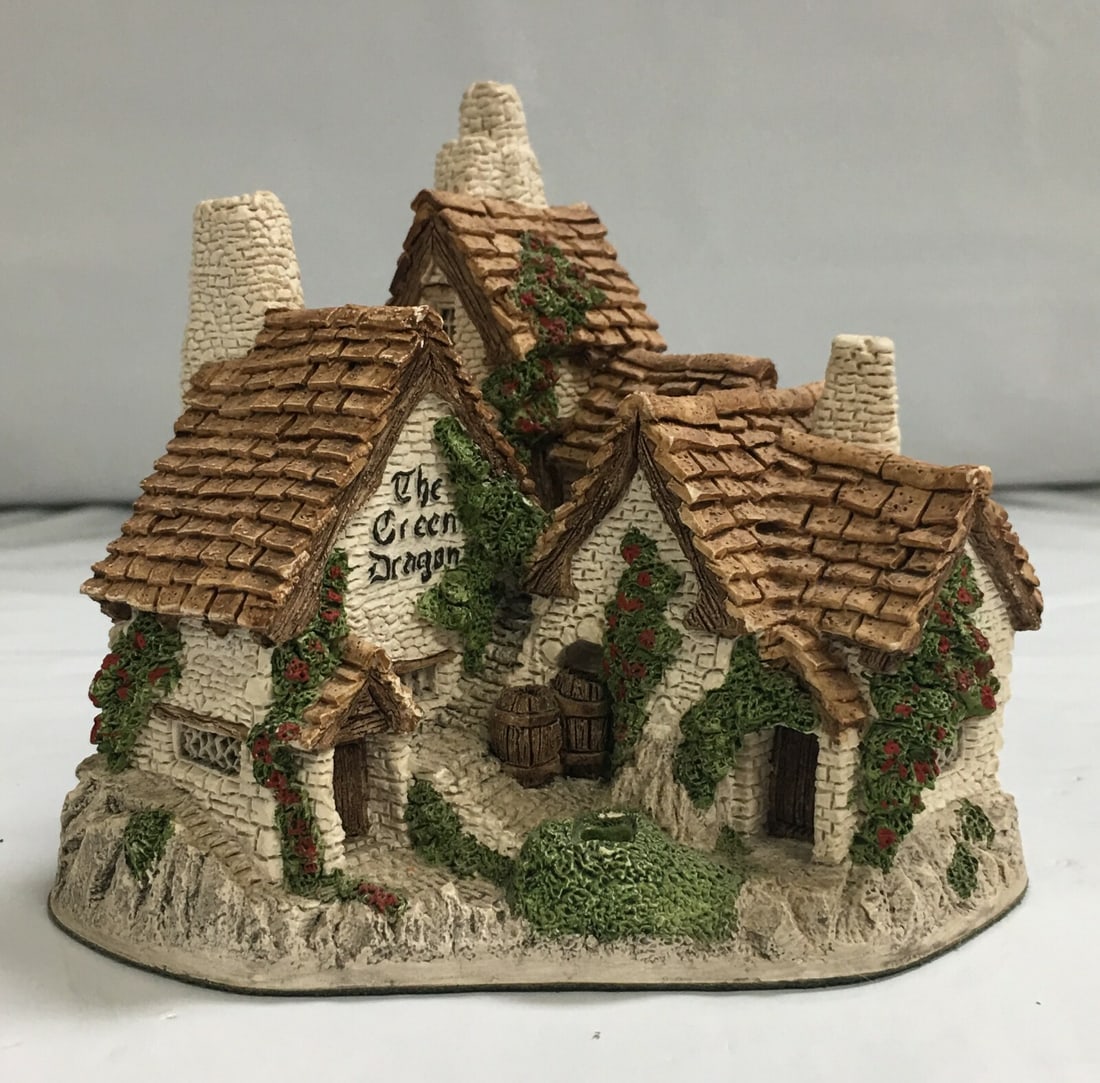 Vintage The Green Dragon Pub by David Winter Cottage Village Figurine 1983: It is in very good condition with signs of wear like few small chips on the roof and the well as shown in the photos. This figure is hand made and hand painted. It measures about 4 2/8" long, 3 2/8" w