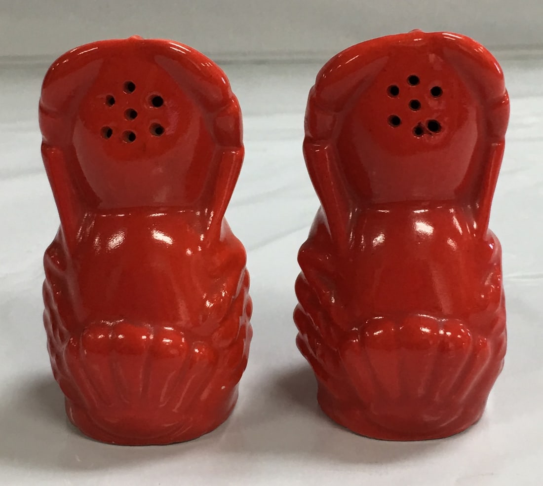 Vintage Erphila Czechoslovakia Red Lobster Salt and Pepper Shakers: These cute lobster shakers are in excellent condition with no nicks, chips, crazing seen. They have an attractive, glazed finish. The base also shows no signs of damage. They are about 2 5/8" high and