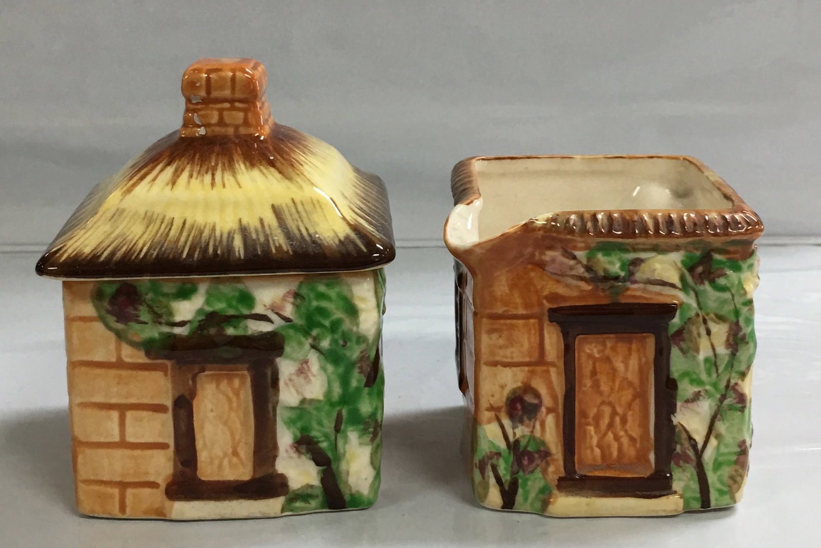 Vintage Set of Creamer & Sugar Bowl with Lid Made in Occupied Japan (1 of 9)