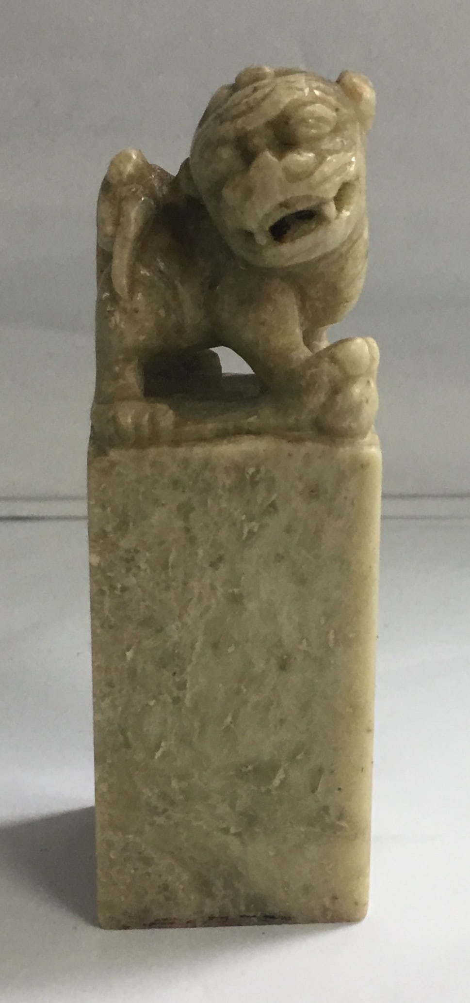 Vintage Hand Carved Chinese Soapstone Foo Dog Seal / Stamp "Barbara" 3": This stamp is in very good condition with traces of red ink on one side and on the base as shown in the photos. It measures about 3 1/8" by 1" by 1". Please, review pictures for condition and details.