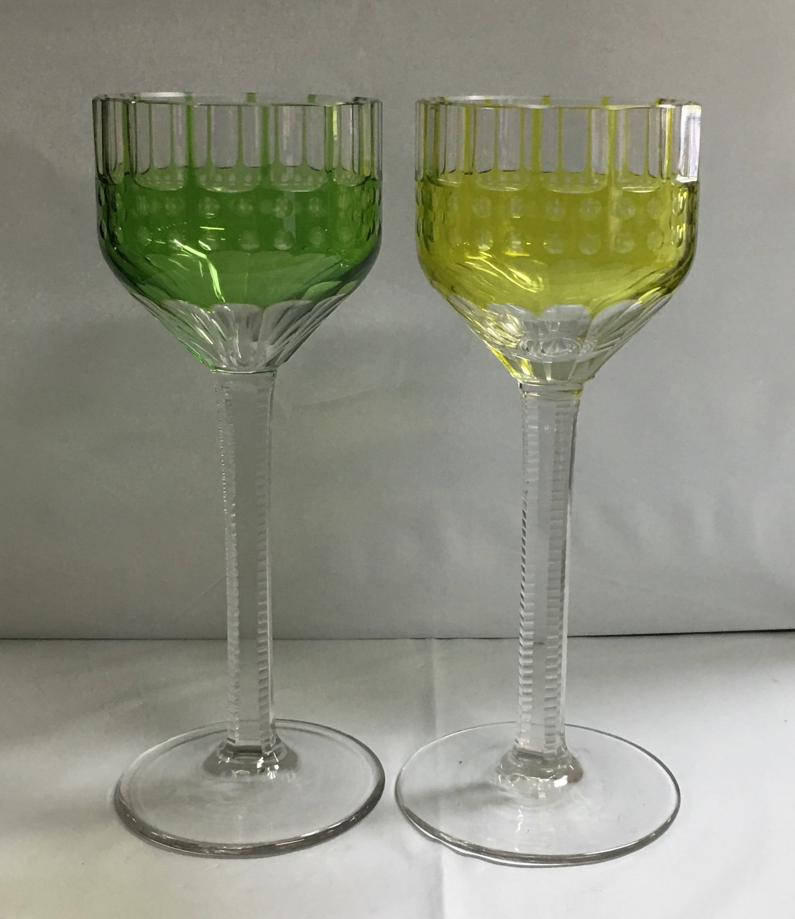 Pair of Green and Yellow Wine Glasses with Dots Design 8" (1 of 8)