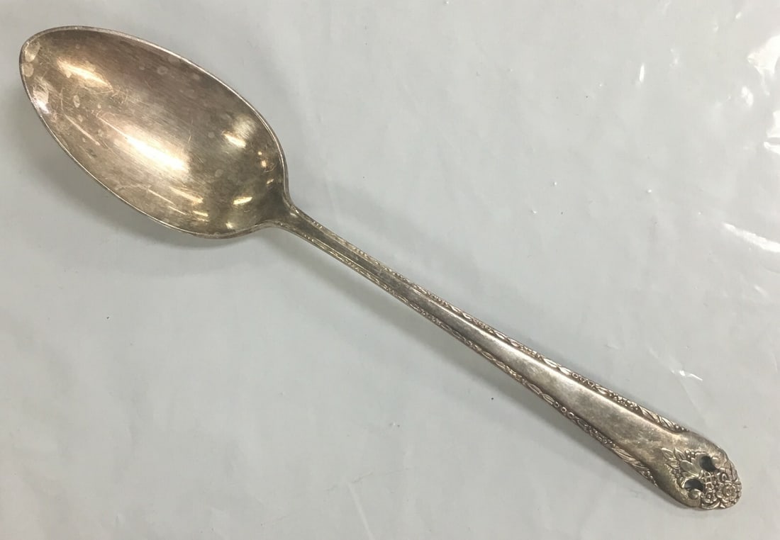 Vintage Holmes & Edwards Inlaid IS Silver-Plated Serving Spoon 8 3/8" (1 of 9)