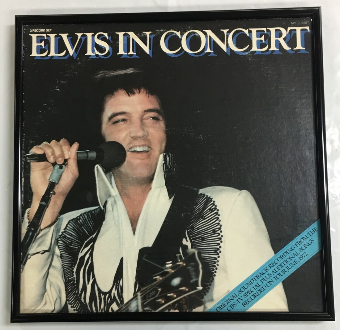 Elvis Presley: Elvis in Concert RCA Record APL 2-2587 (1977) in Frame (1 of 11)