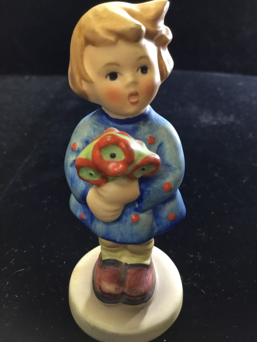 VINTAGE 1967 GOEBEL HUMMEL Figurine "GIRL WITH NOSEGAY" #239A , SIGNED '87 (1 of 3)