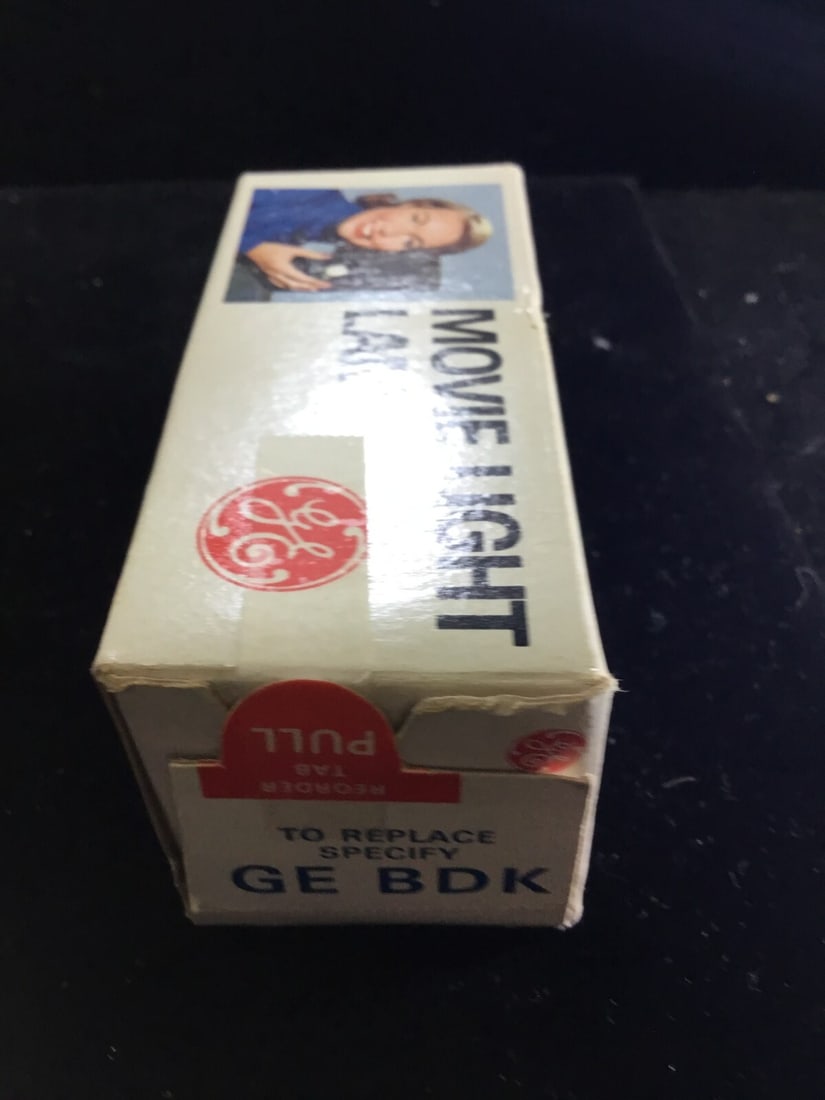 VINTAGE NEW OLD STOCK UN-OPEN BOX GE BDK by GE 120V/100 WATT (1 of 3)