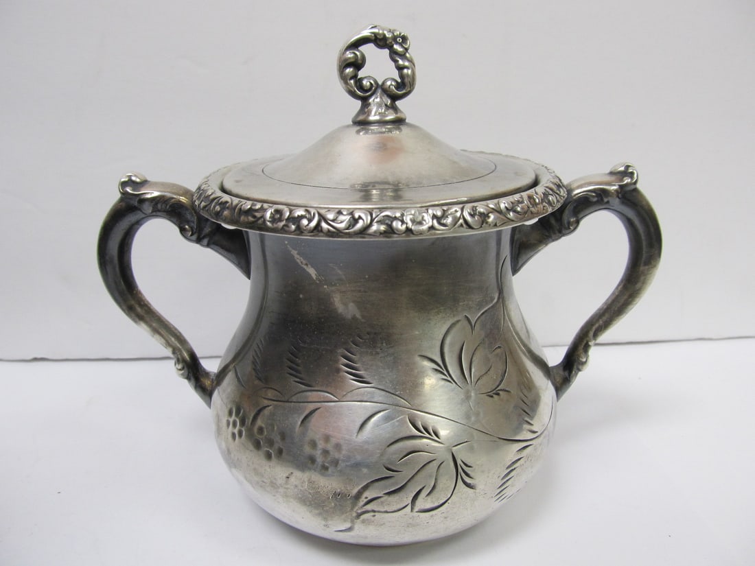 PAIRPOINT QUADRUPLE PLATE LIDDED CONTAINER / WASTE # 357 FRUIT 5 ?" H GOOD COND: This very well-made Pairpoint quadruple plated #357 lidded container or waste is in overall very good condition with little wear seen excluding some slight wear at the base & some slight bending on
