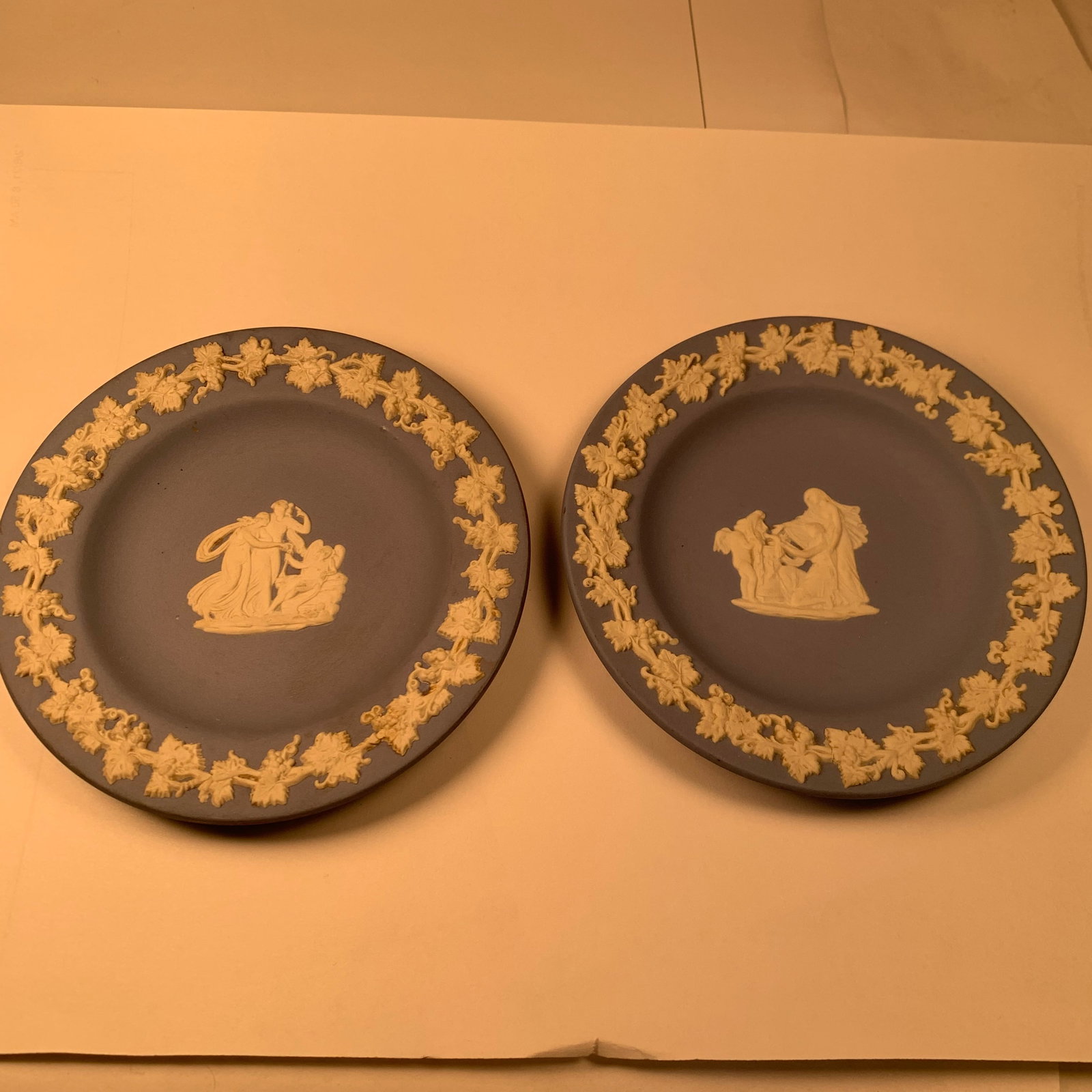 2 Light Blue Wedgwood Fine Jasperware Trinket Dishes 4 1/2" Wide Xlnt Cond (1 of 11)