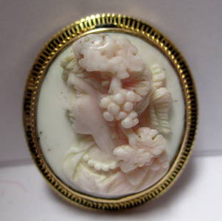 ANTIQUE VICTORIAN PINK CORAL & GOLD CAMEO BROOCH: Beautifully Carved in Very High relief Victorian Lady carved of Pink Coral set in Gold setting weights 9.5 Grams measures 1 1/4" x 1 1/4"