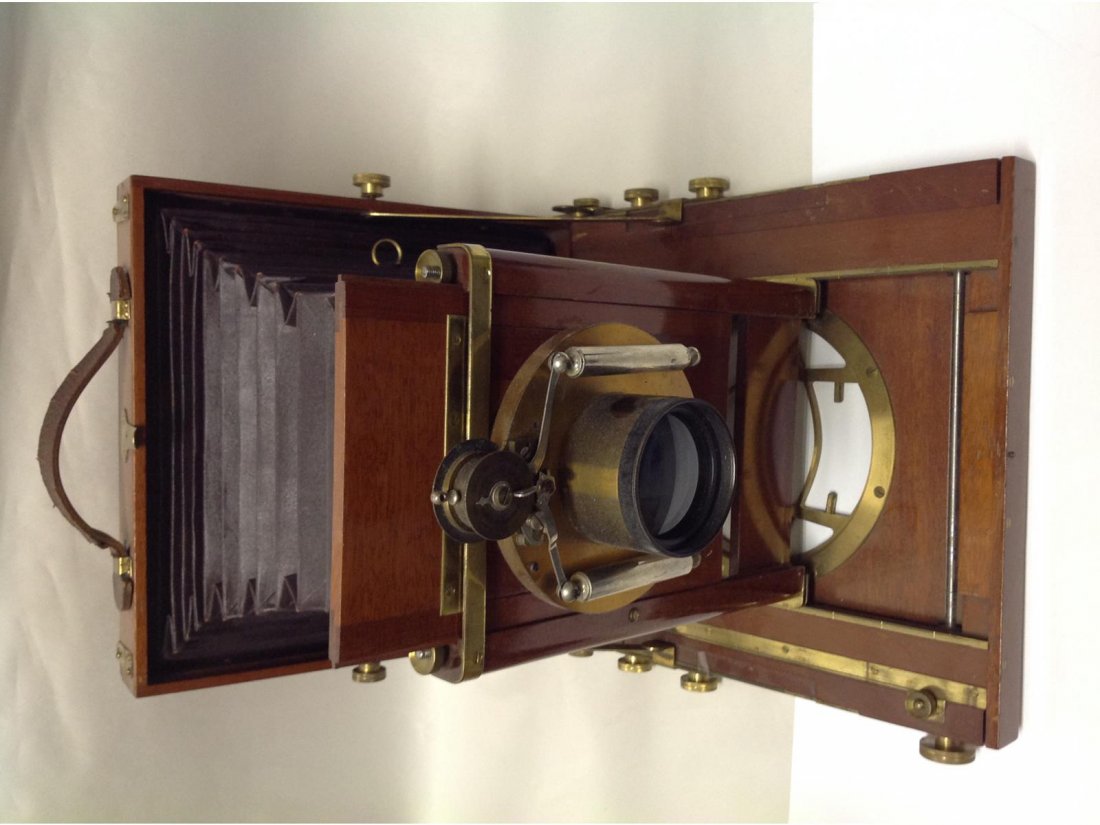 Antique Rochester Optical Co Carlton Camera. (1 of 5)