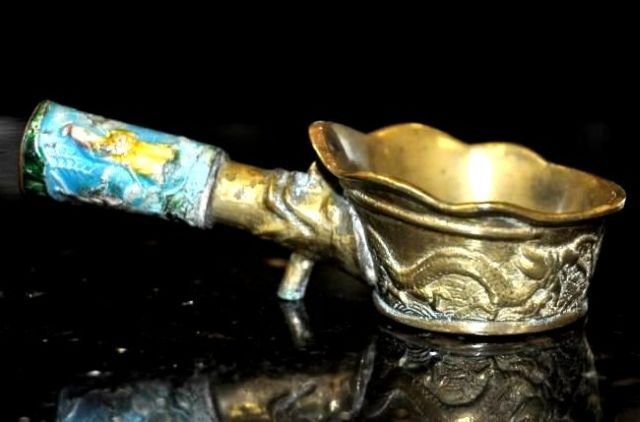 OLD CHINESE BRONZE SILK FLAT IRON: OLD CHINESE BRONZE SILK FLAT IRON WITH CHAMPLAVE HANDLE. MEASURES APPROX. 5" LONG.