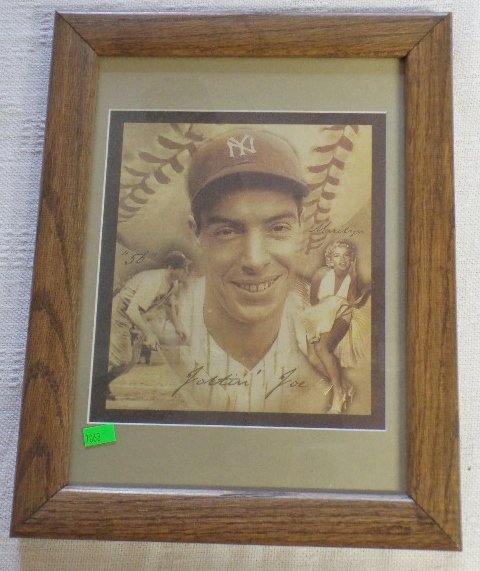 Joe Dimaggio with Marilyn Monroe Picture (1 of 1)