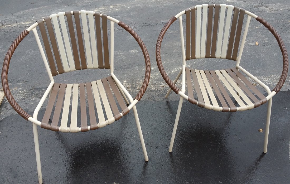2 Retro Outdoor Patio Chairs: 2 Retro Outdoor Patio Chairs