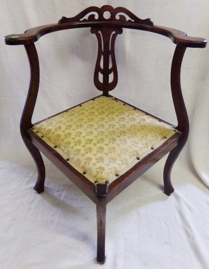 Mahogany Carved Corner Chair: Mahogany Carved Corner Chair