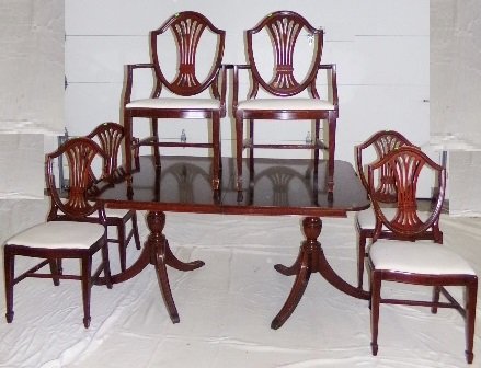 Mahogany Duncan Phife Table with 6 Shieldback Chairs: Mahogany Duncan Phife Table with 6 Shieldback Chairs & 2 Leaves
