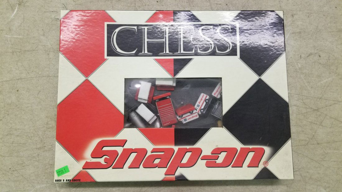 Snap On Chess Set: Snap On Chess Set