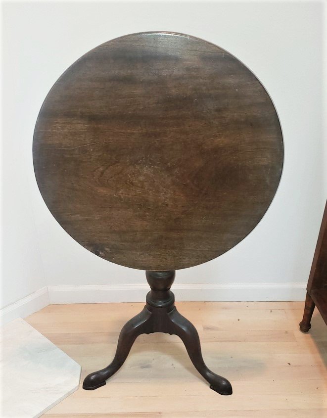 Antique Tilt Top Table: Antique Tilt Top Table